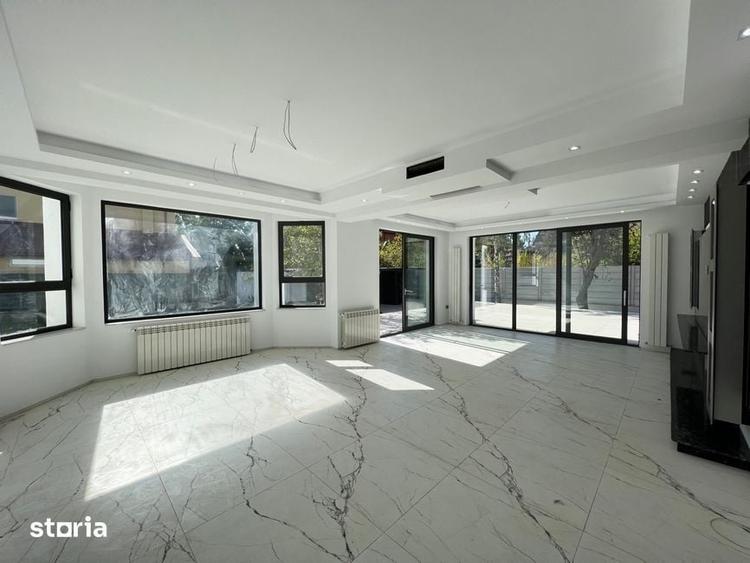 Casă cu 8 camere cu Teren 1030 Mp în Ciolpani