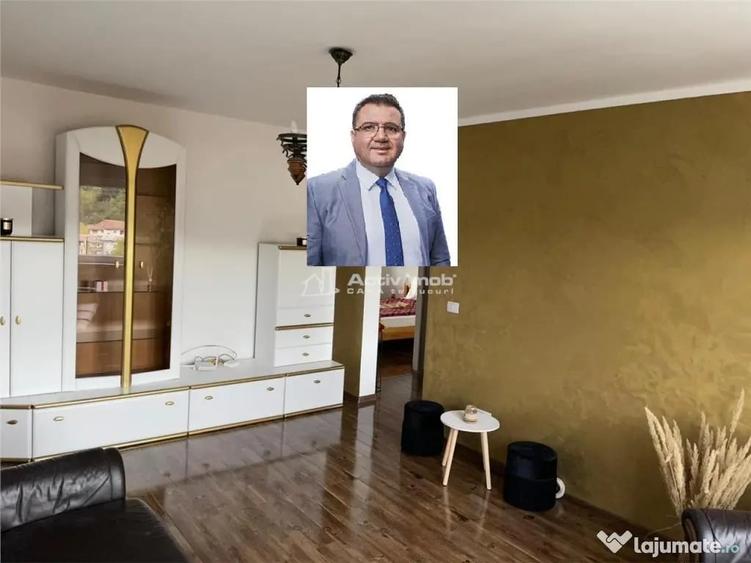 Apartament cu 3 camere decomandat în Micro II