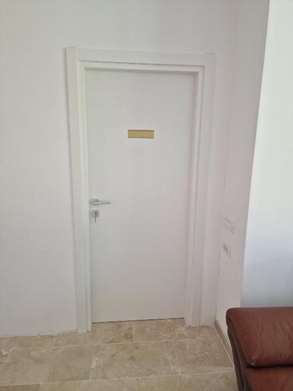 Birou, de 13 mp, în Ostratu