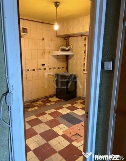 Apartament cu 4 camere decomandat în Lujerului