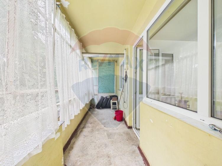Apartament cu 2 camere semidecomandat, mobilat în Berceni