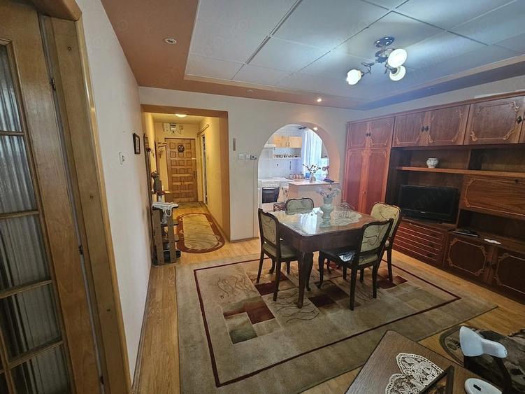 Apartament cu 2 camere semidecomandat în Ultracentral