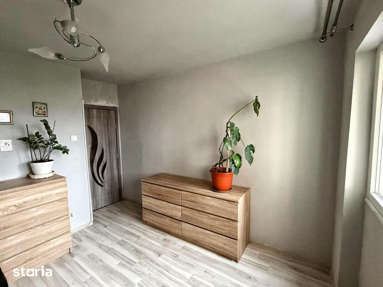 Apartament cu 3 camere decomandat în Republicii