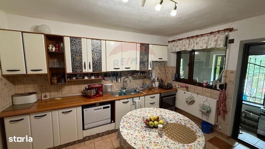 Casă cu 4 camere în Ciușlea