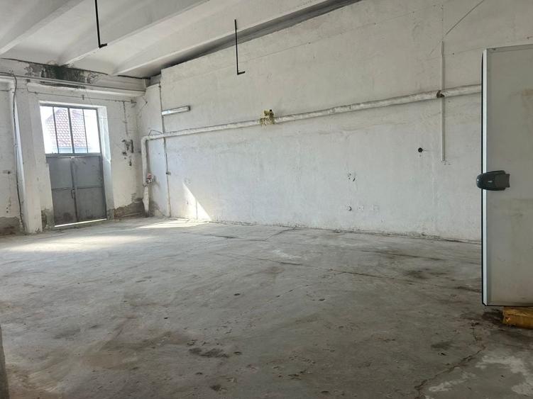 Casă cu 4 camere în Exterior Vest