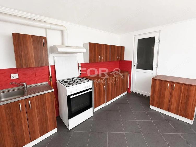 Casă cu 5 camere cu Teren 880 Mp în Oncea
