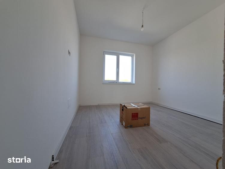 Casă cu 5 camere cu Teren 250 Mp în Ghiroda