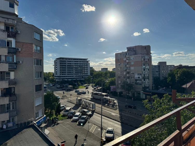 Apartament cu 3 camere decomandat în Decebal