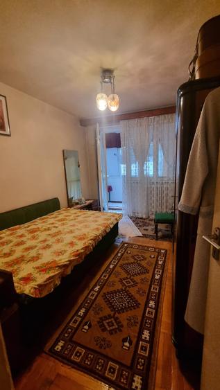 Apartament cu 3 camere semidecomandat în Iancului