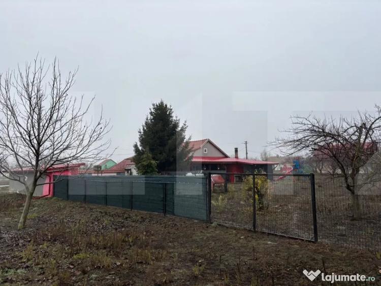 Casă cu 3 camere cu Teren 1400 Mp în Iratoșu
