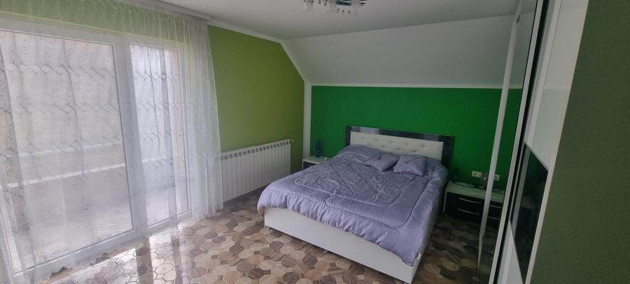 Casă individuală cu 5 camere cu Teren 1140 Mp în Periferie
