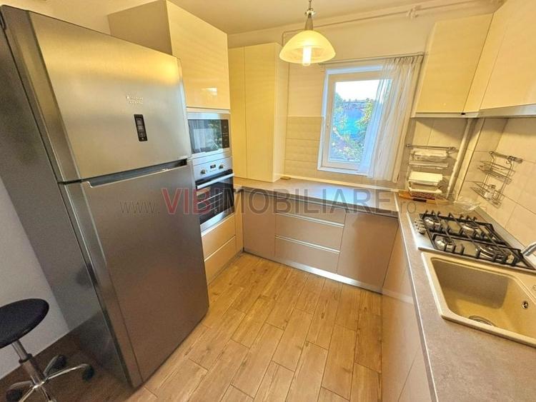 Apartament cu 3 camere semidecomandat în Gara de Nord