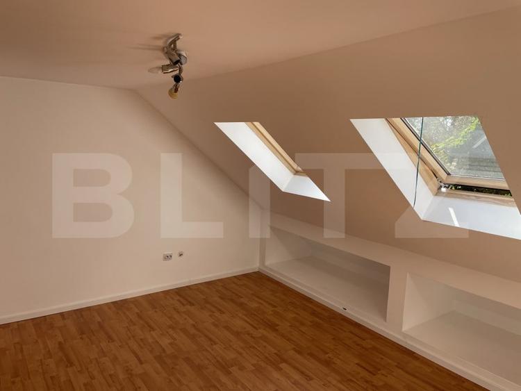 Apartament cu 3 camere semidecomandat, mobilat în Ștefan cel Mare