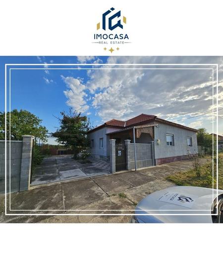 Casă individuală cu 4 camere cu Canalizare în Mocrea