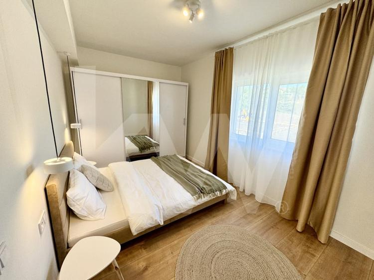 Apartament cu 3 camere decomandat în Exterior Vest