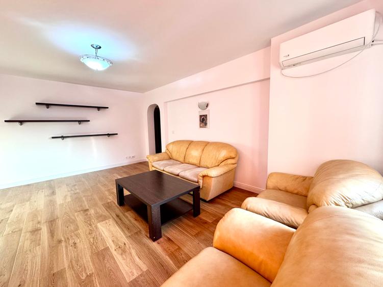 Apartament cu 3 camere decomandat în Calea Călărașilor