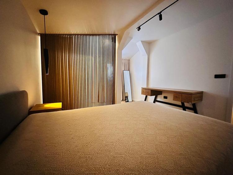 Apartament cu 3 camere semidecomandat în Străulești