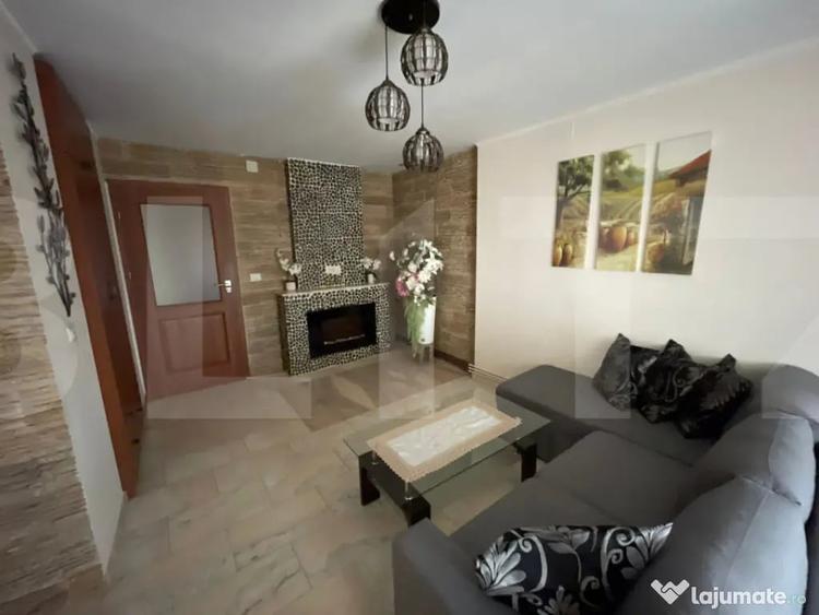 Apartament cu 4 camere decomandat în Girocului