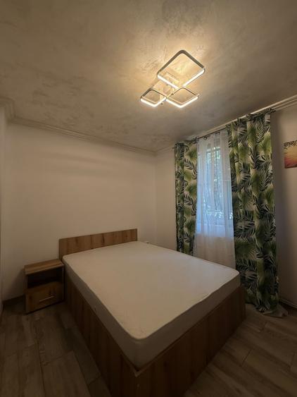 Apartament cu 3 camere semidecomandat, mobilat în Teiul Doamnei