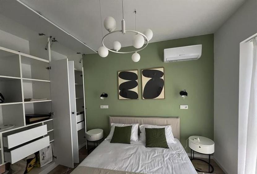 Apartament cu 2 camere semidecomandat în Barbu Văcărescu