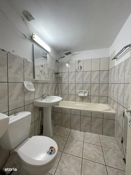 Apartament cu 4 camere în Cetate