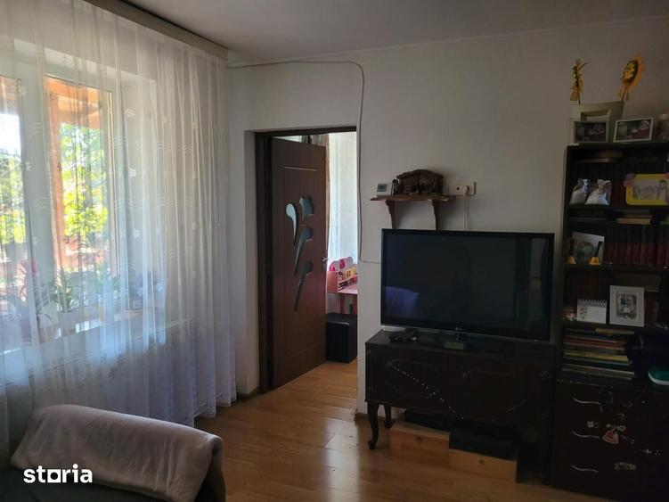 Casă cu 6 camere cu Teren 1032 Mp în Nicolae Bălcescu