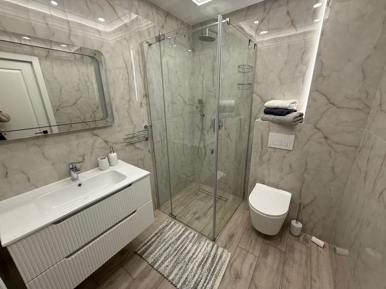 Apartament cu 3 camere decomandat, mobilat în Sud-Est