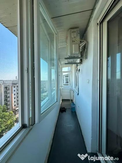 Apartament cu 3 camere decomandat în Tineretului