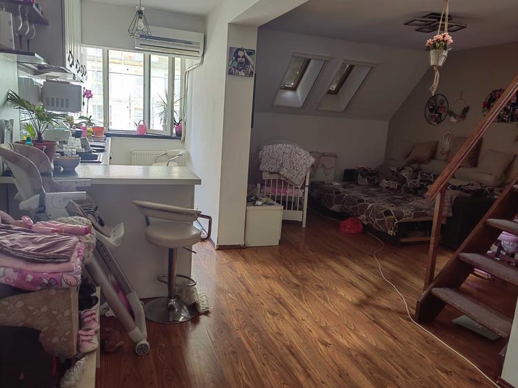 Apartament cu 2 camere decomandat în Central