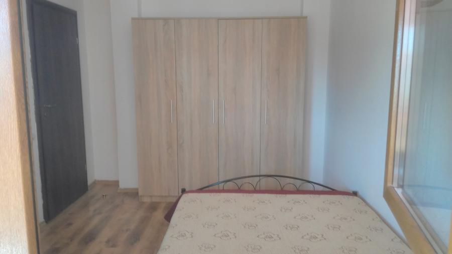 Apartament cu 2 camere semidecomandat în Berceni
