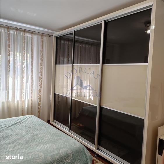 Casă cu 9 camere cu Teren 741 Mp în Central