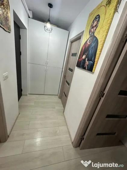 Apartament cu 2 camere decomandat, mobilat în Central