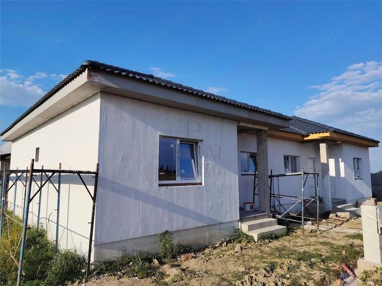 Duplex pe plan - asfalt - canalizare - personalizare interioara - 4