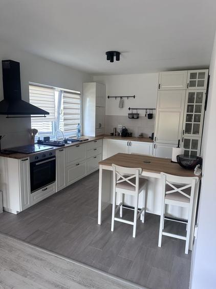 Casă cu 4 camere în Crevedia