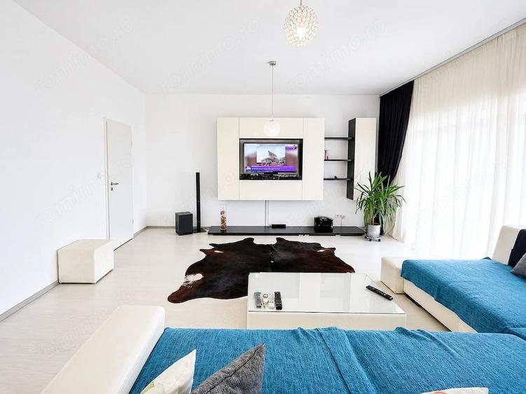 Apartament cu 3 camere decomandat în Lipovei