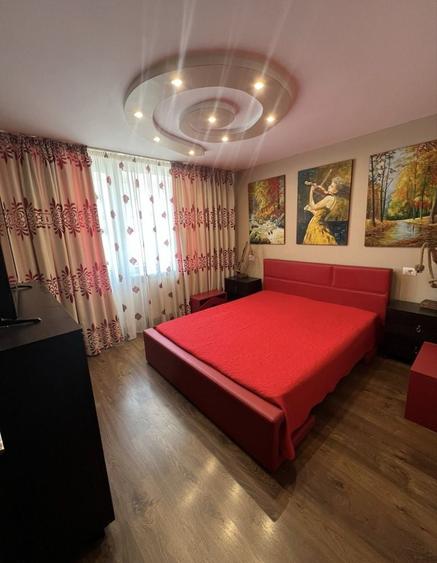 Apartament cu 3 camere semidecomandat în Dărmănești