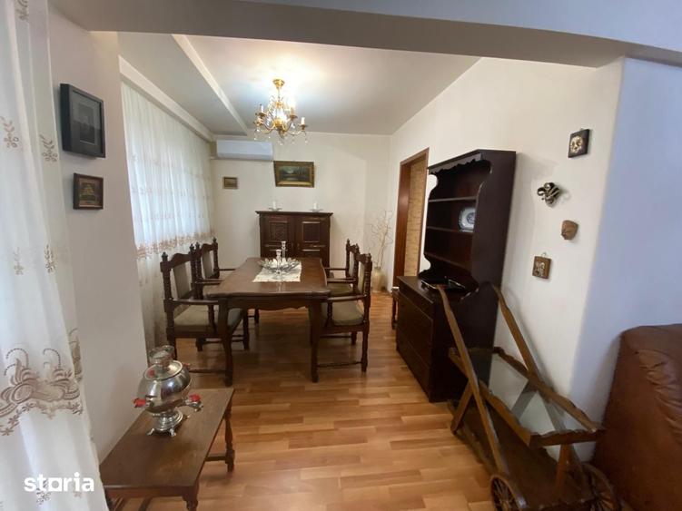 Apartament cu 4 camere decomandat în Pantelimon