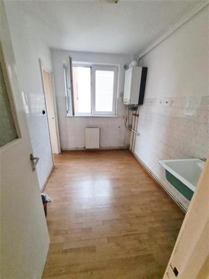 Apartament cu 3 camere circular în Astra