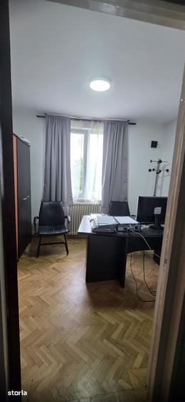 Casă cu 4 camere cu Teren 429 Mp în Calea București