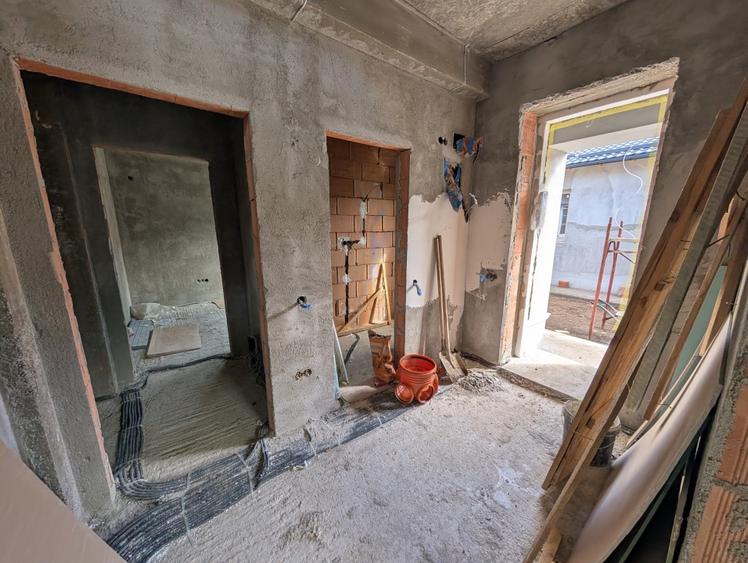 Casă individuală cu 4 camere cu Canalizare în Otopeni