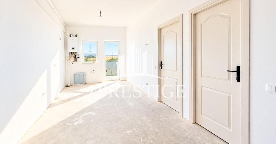 Apartament cu 3 camere decomandat în Turnișor