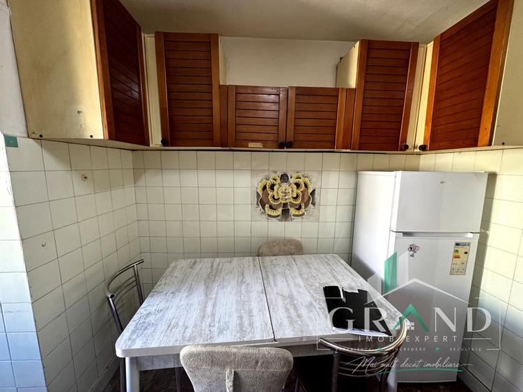 Apartament cu 3 camere decomandat, mobilat în Zorilor