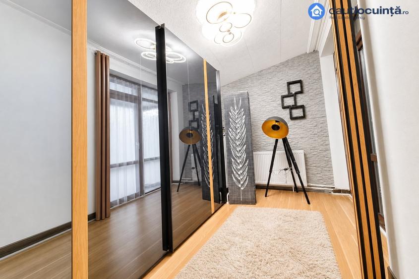 Casă cu 10 camere cu Teren 583 Mp în Dobreni