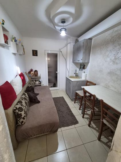 Apartament cu 2 camere decomandat în Micro 13