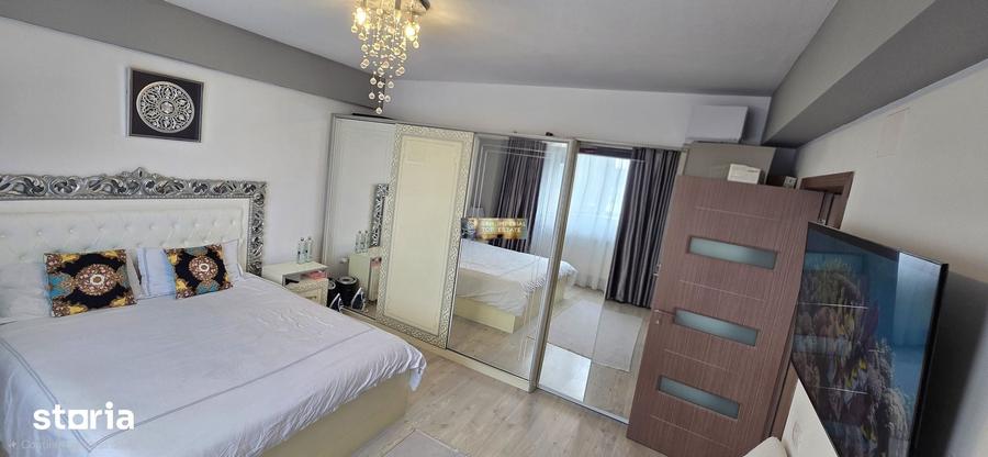 Apartament cu 3 camere semidecomandat în Zona Industrială