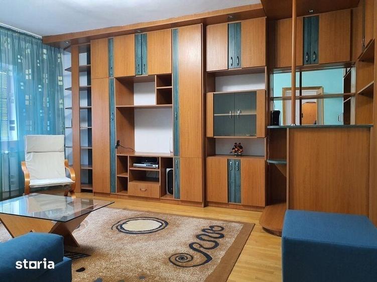 Apartament cu 3 camere decomandat în Vitan