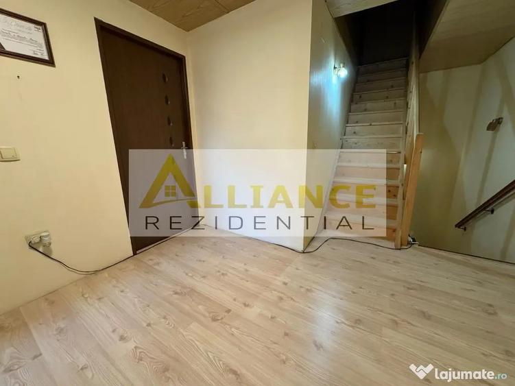 Casă cu 7 camere cu Teren 1086 Mp în Pădurișu