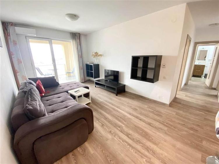 Apartament cu 3 camere circular, mobilat în Central