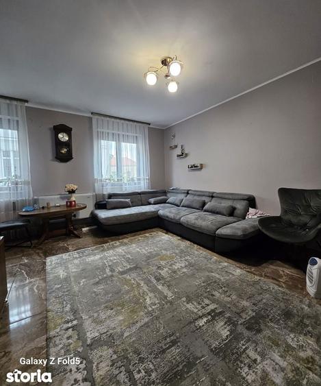 Casa independenta intr-o curte comuna , Oradea (Podul Centenarului) - 6