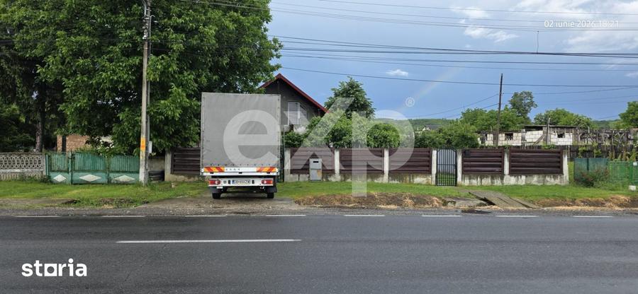 Casă cu 8 camere cu Teren 577 Mp în Aninoasa